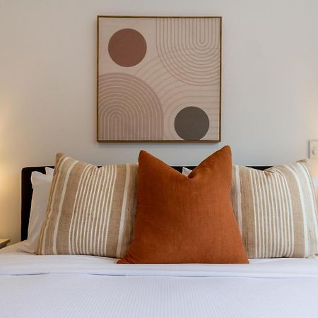 Gorgeous Getaway On Gloucester St- 1 Bed 1 Bath Крайстчърч Екстериор снимка